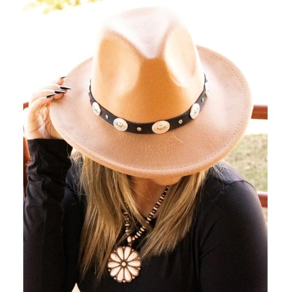 Styline Accessories - Hat. Tan Felt. Faux Leather Band, Silver Conchos & Metal Studs. NWT